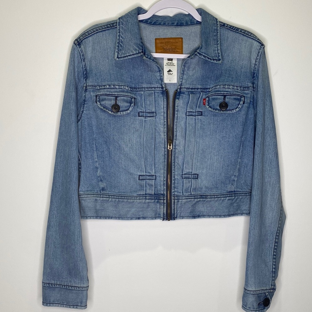 Levi’s Cropped Blue Jean Jacket Size L
